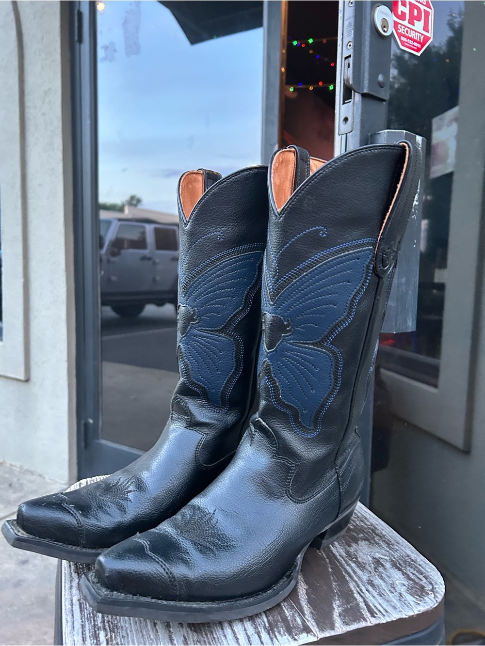 Black Women's Western Boots with Blue Stitching